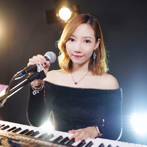 俄罗斯女人与狗性交
